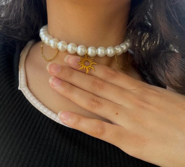 ⁦Sunny Chocker⁩ - الصورة ⁦2⁩